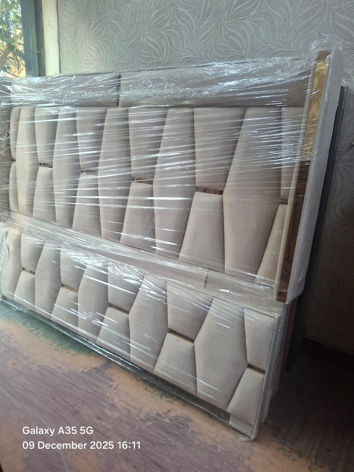 DESIGNER BEDS FRONT & BACK